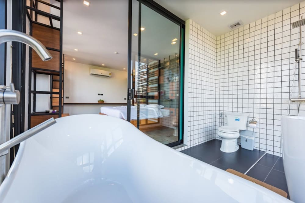 Gallery, Vip, Double Bed, Private Bathroom, Book A Bed Poshtel - Hostel 7/7