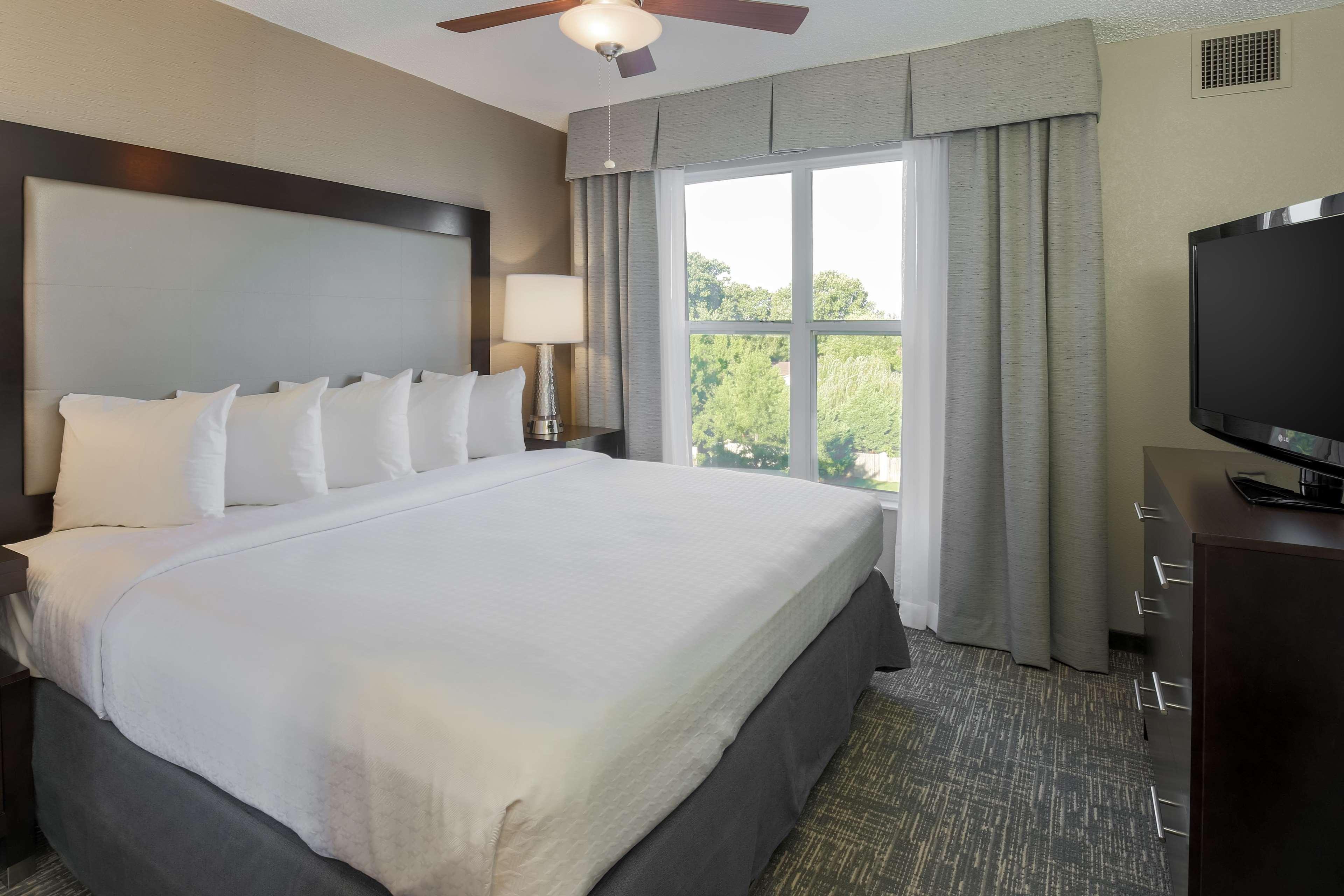 2 BEDROOMS, SUITE, KING BED, 2 KING BEDS, 2 BATHROOMS