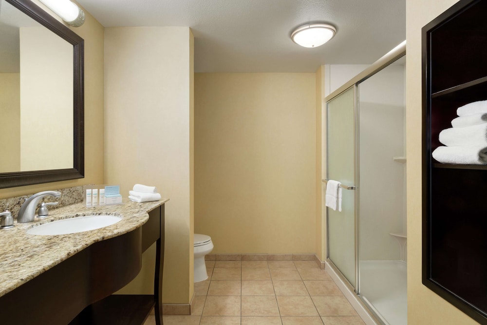 Hampton Inn & Suites Thousand Oaks 26/58