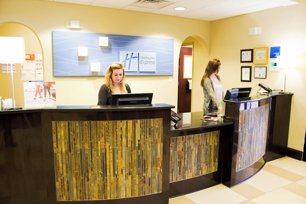 Holiday Inn Express & Suites Havelock NW-New Bern, an IHG Hotel 4/45