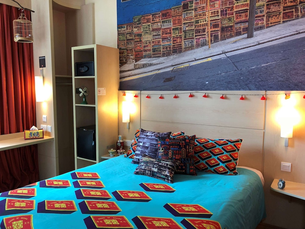 Ibis Hong Kong Central & Sheung Wan Hotel 13/65