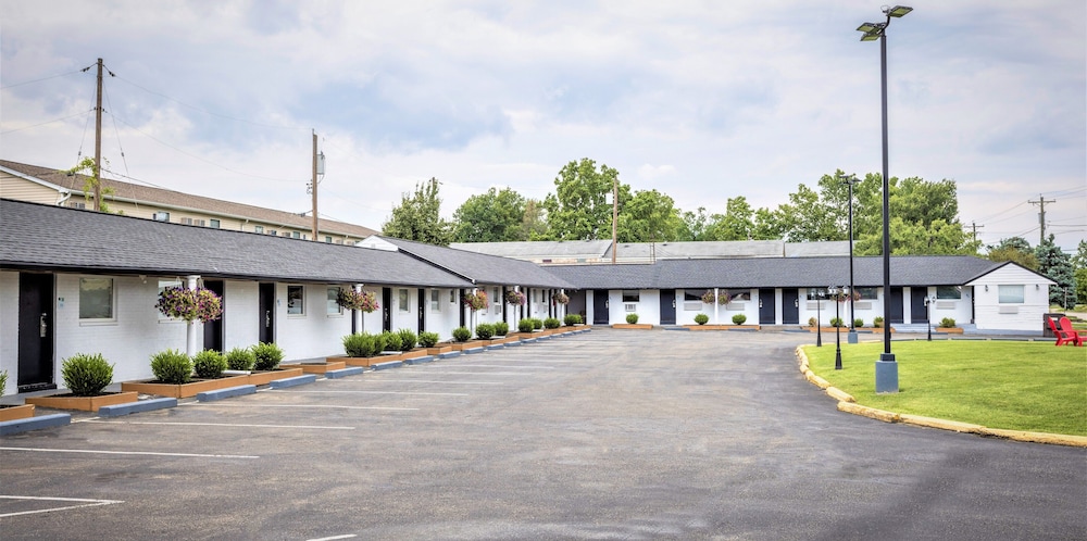 Butler Inn 43/56