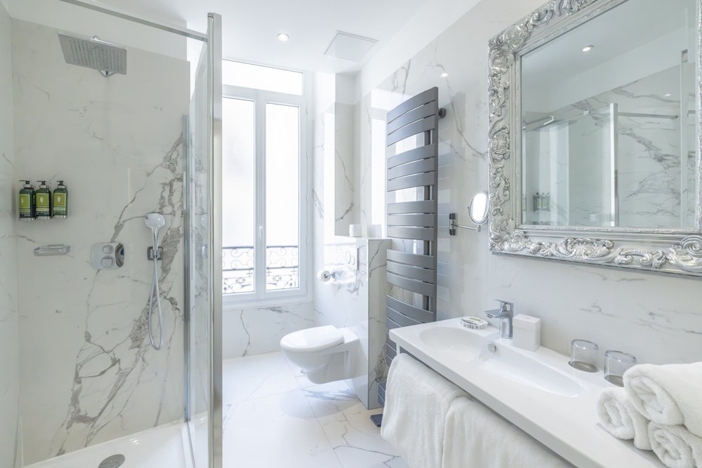 غرفة بريستيج ثلاثية بثلاثة أسرّة، Hotel La Villa Nice Promenade 8/8
