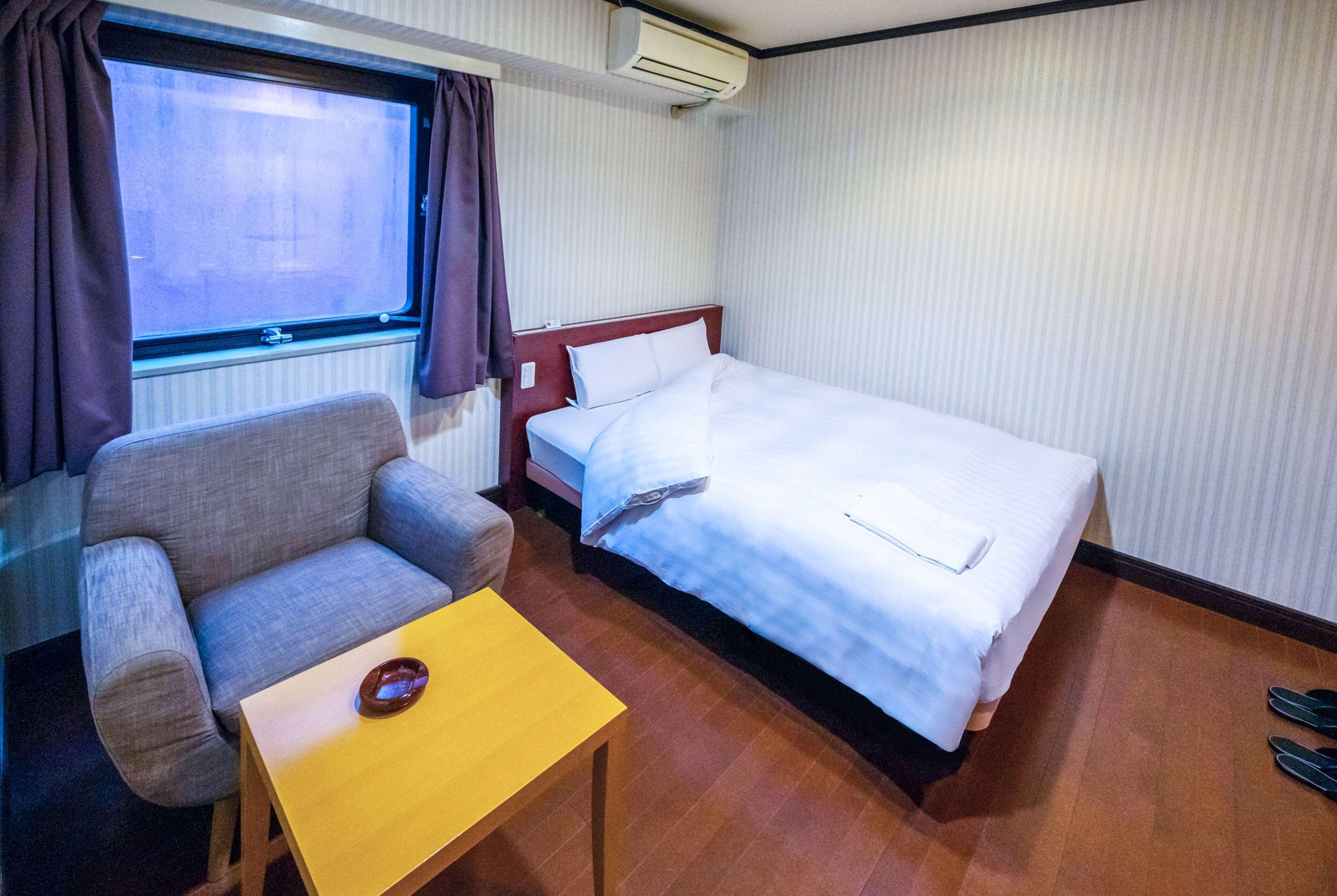 Room, Single, Smoking