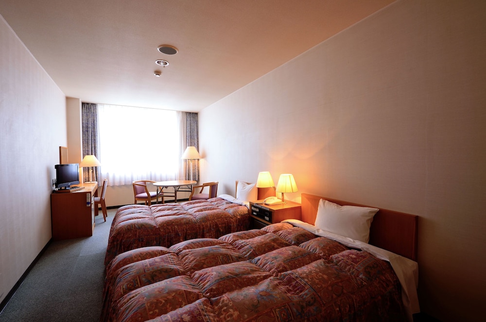 ROOM, TWIN BEDS