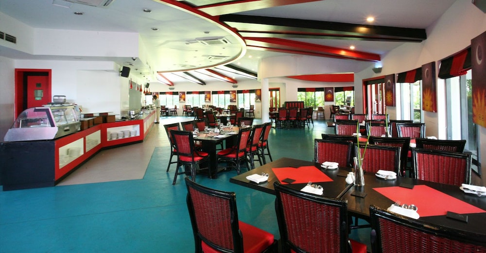 Licec Hotel at Leonia 13/19