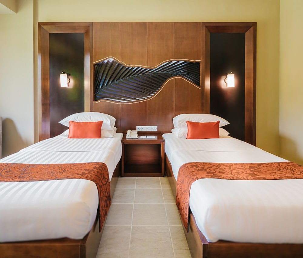 Nirwana Resort Hotel 17/74