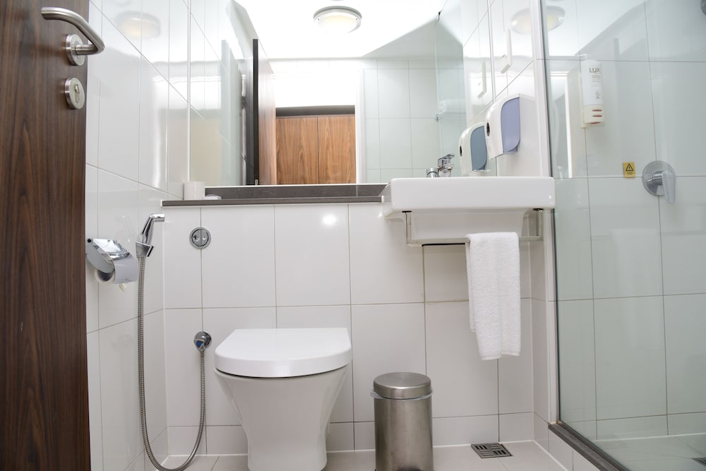 CASPIA HOTEL NEW DELHI SHALIMAR BAGH 66/67