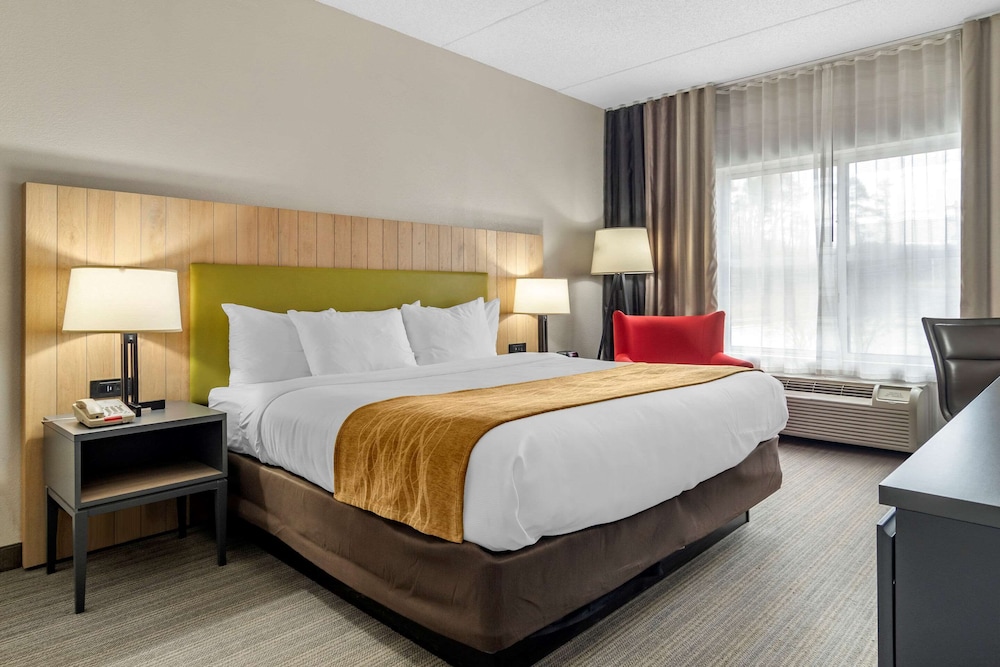 Comfort Inn and Suites Calhoun South 8/58