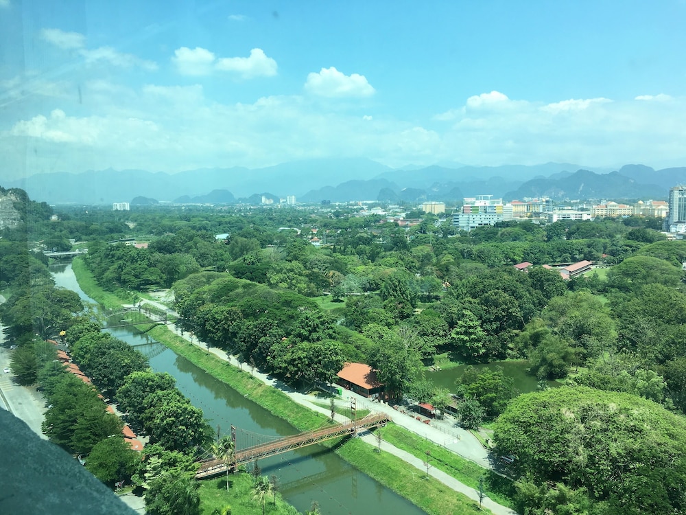 Kinta Riverfront Hotel And Suites 54/63