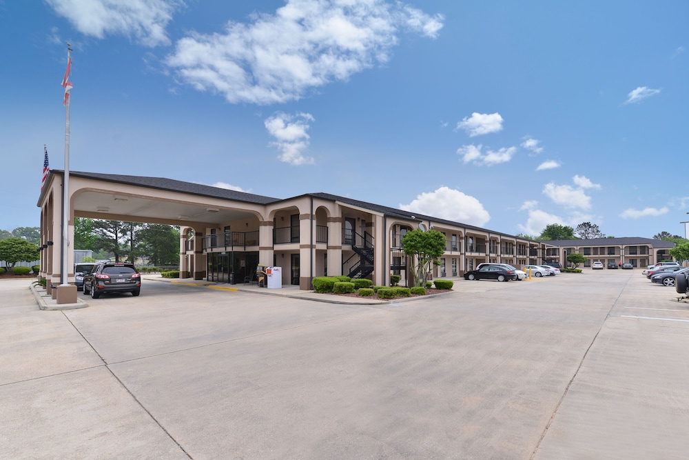Mockingbird Inn Suites 4/49