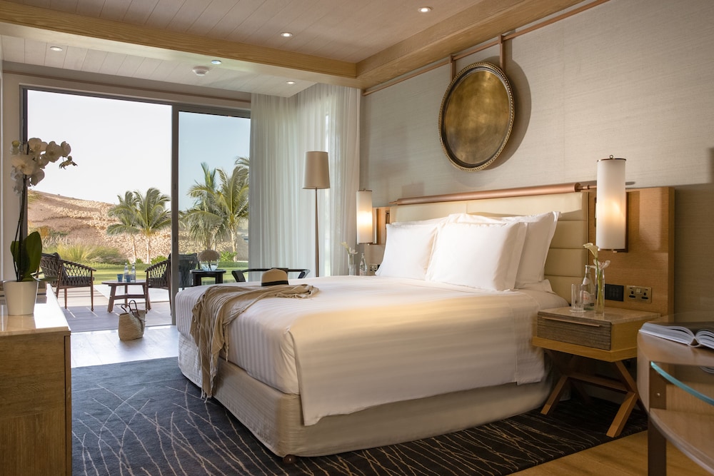 Jumeirah Muscat Bay 18/76