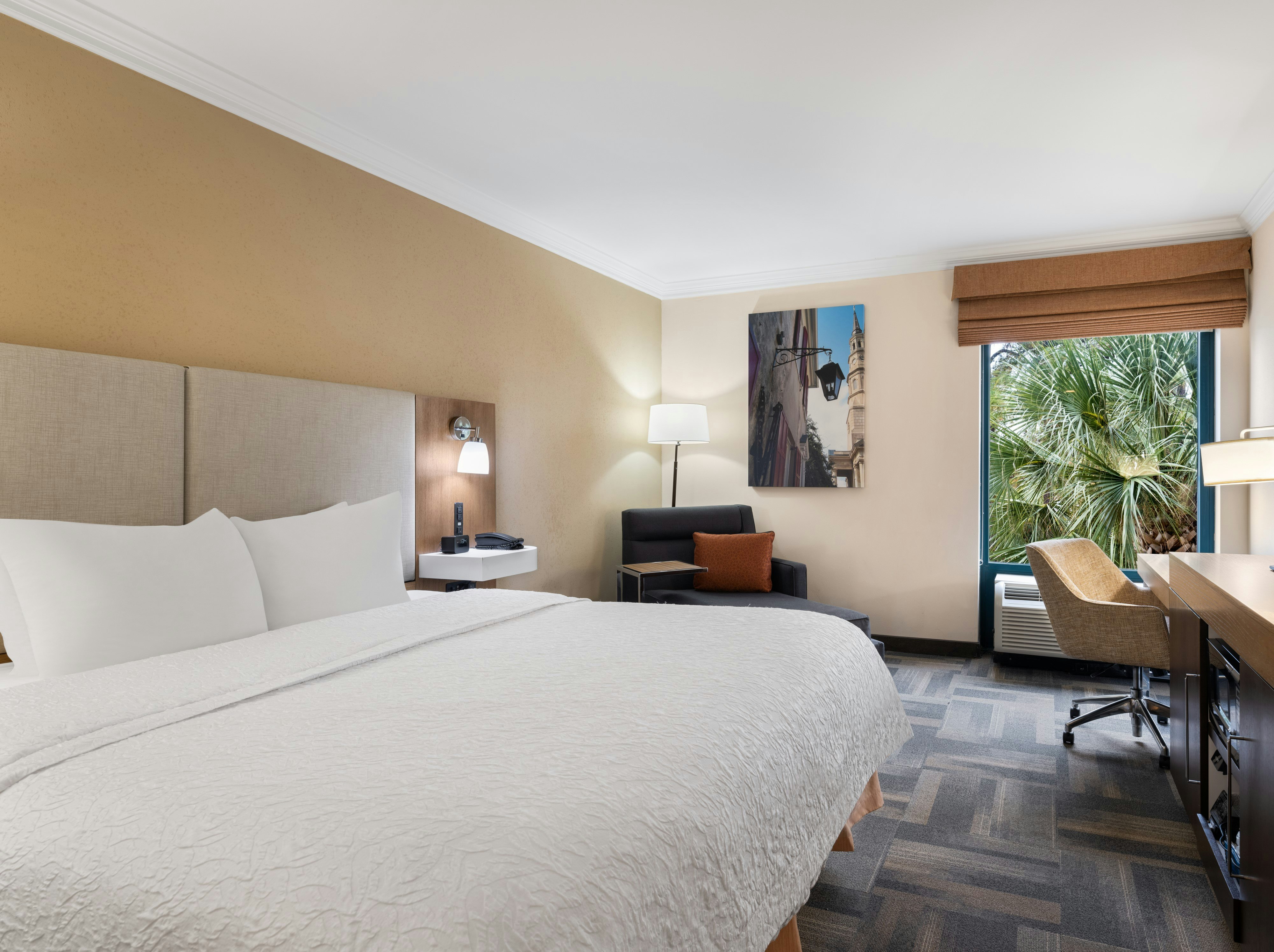 ROOM, KING BED