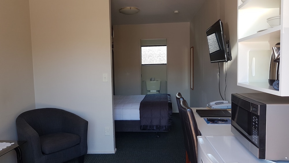 88 Wallace Court Motel 15/36