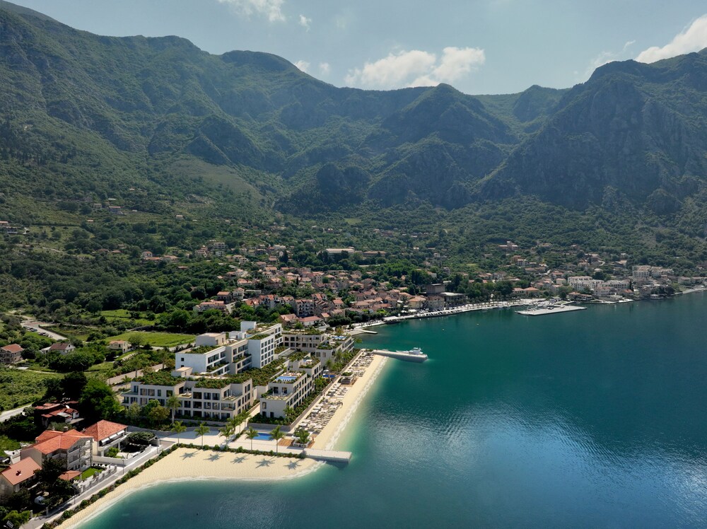 Movenpick Hotel & Residences Teuta Kotor Bay 56/58