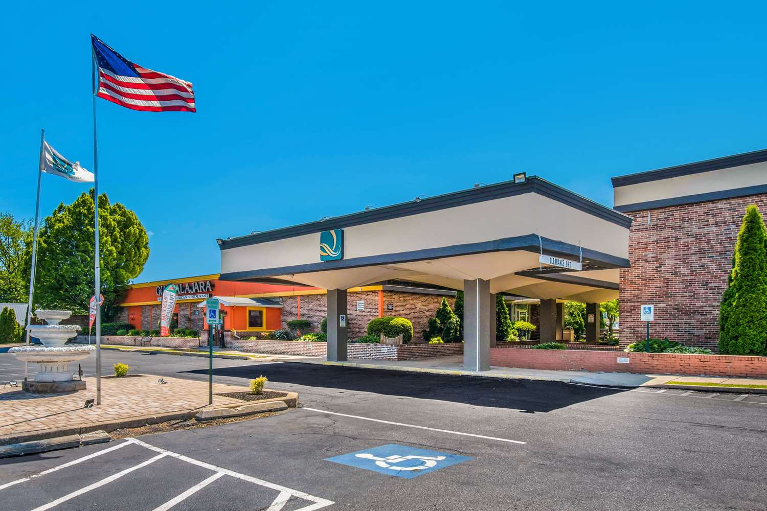 Quality Inn and Suites York PA 25/27