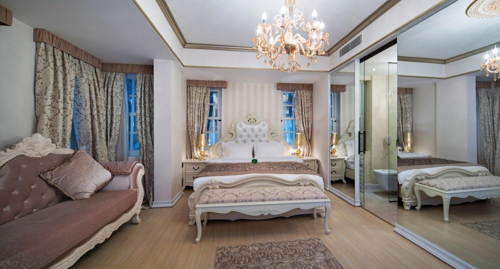 Elegance East Hotel Boutique Class 44/70