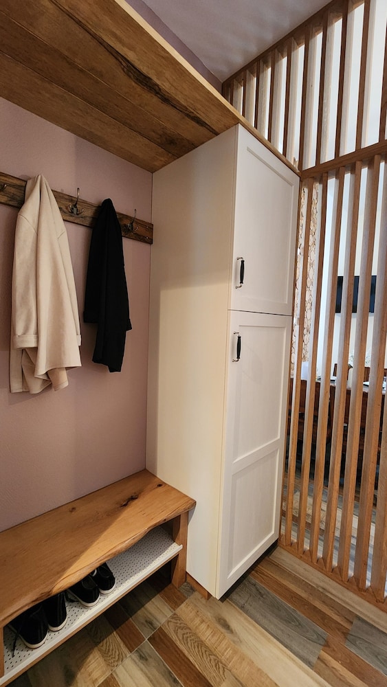 Unique, Rustic, Apartment, 2 Double and Twin Beds