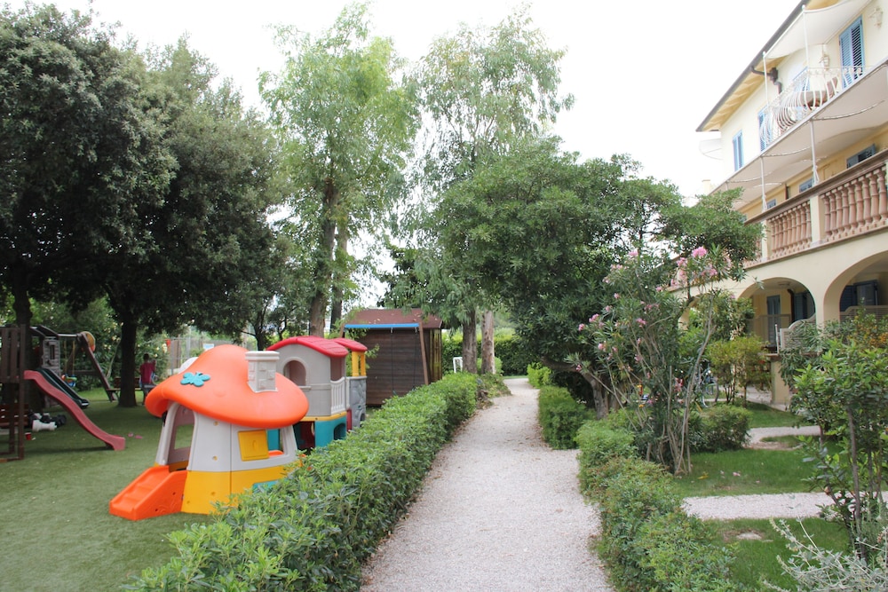 Relais & Residence Villa Mazzanta 35/50