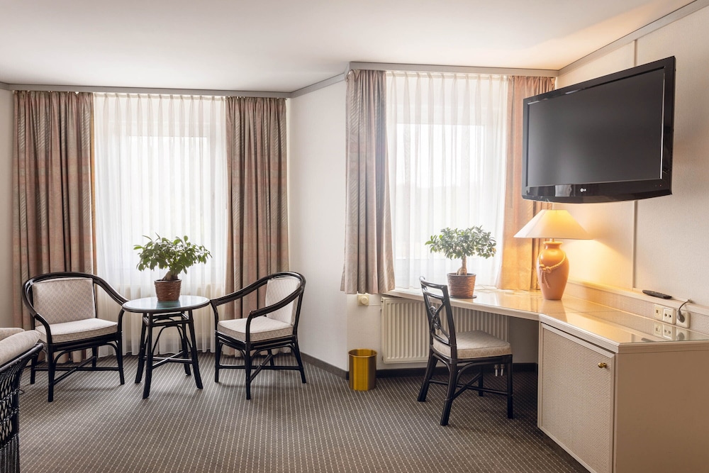 Sunday Hotel Bad Boll 39/46