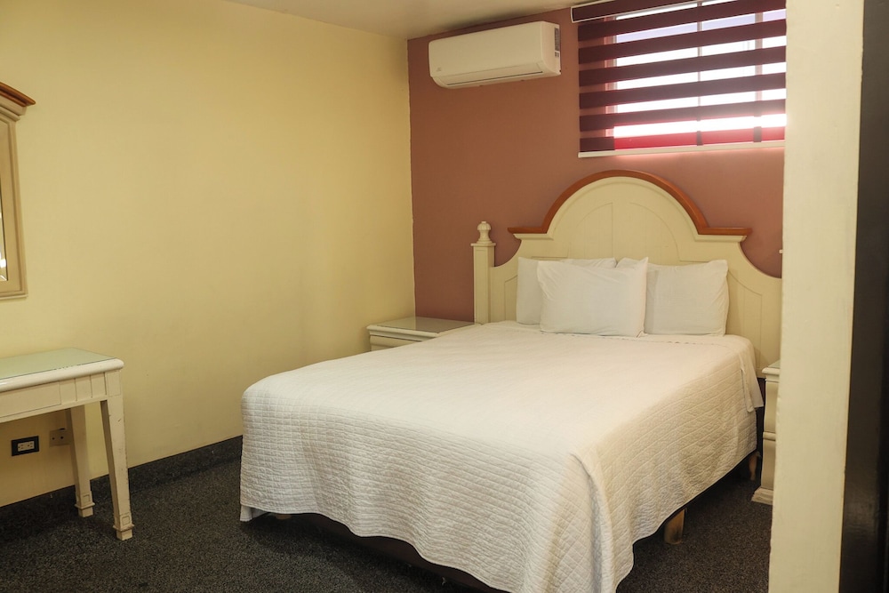 Hotel Plaza Hermosa 25/55