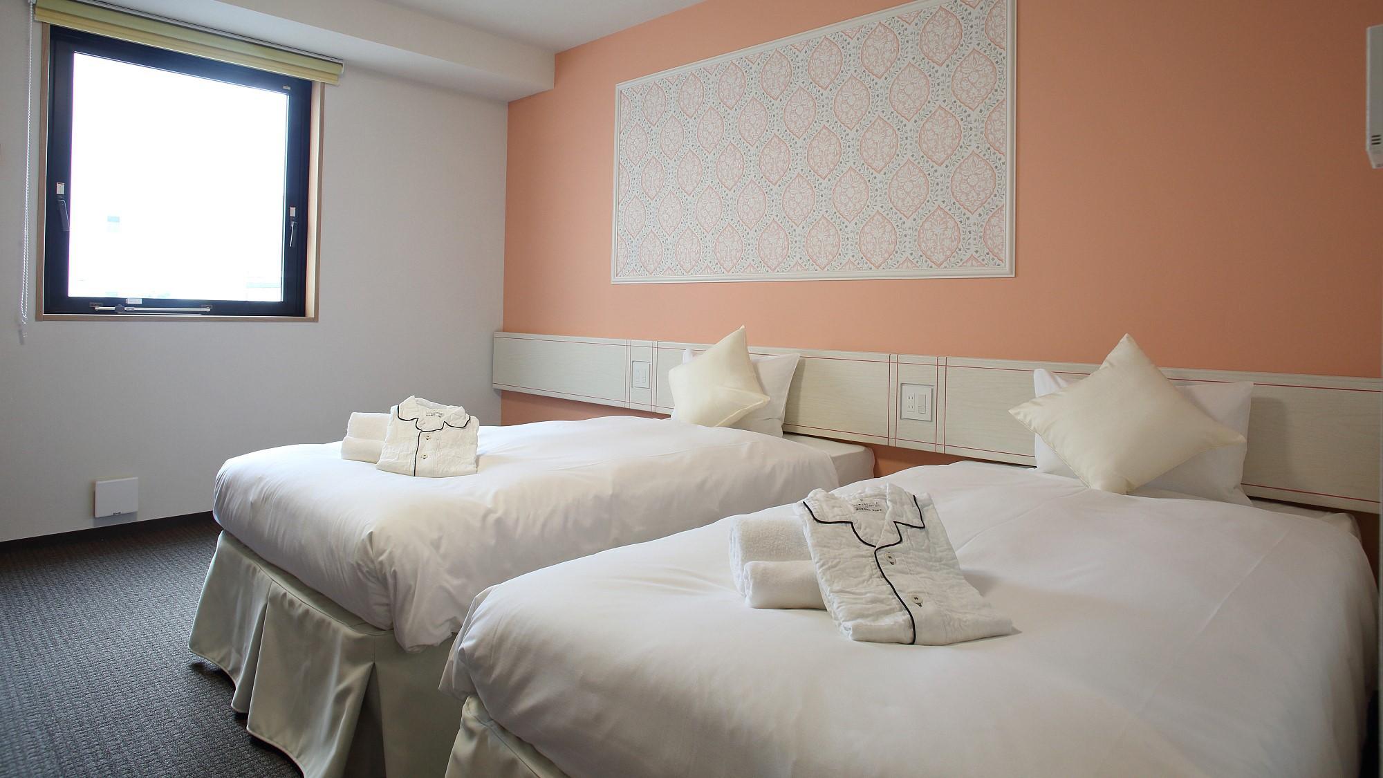 Casual, Twin Beds