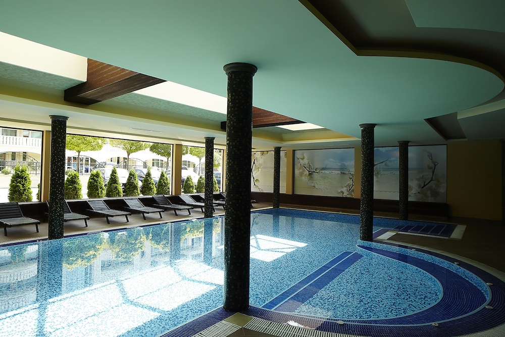 swimming pool spa