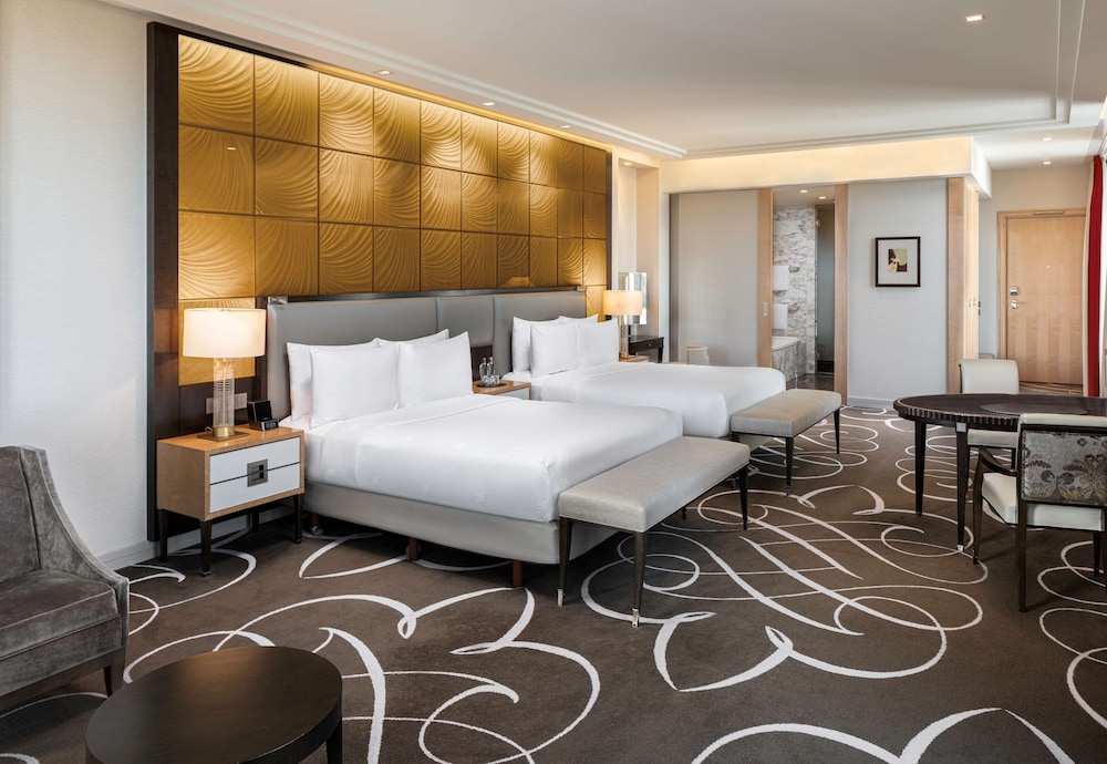 Waldorf Astoria Hotel 12/68