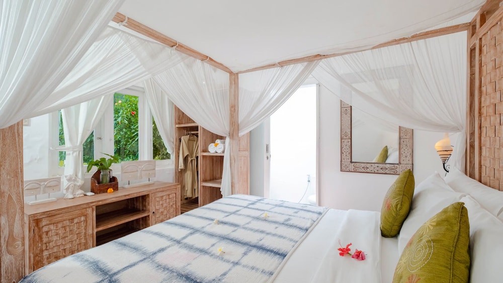 3 Bedrooms, Superior, Villa, 3 King Beds, Pool Side