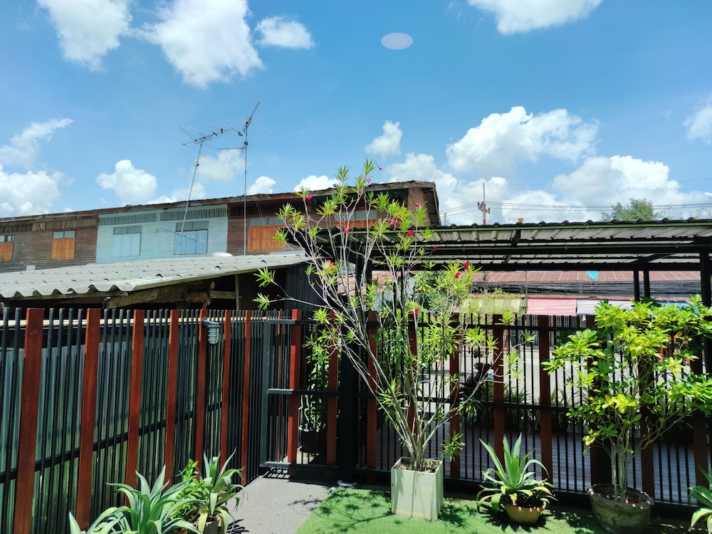 Thyme Xeriscape Hostel 2/33