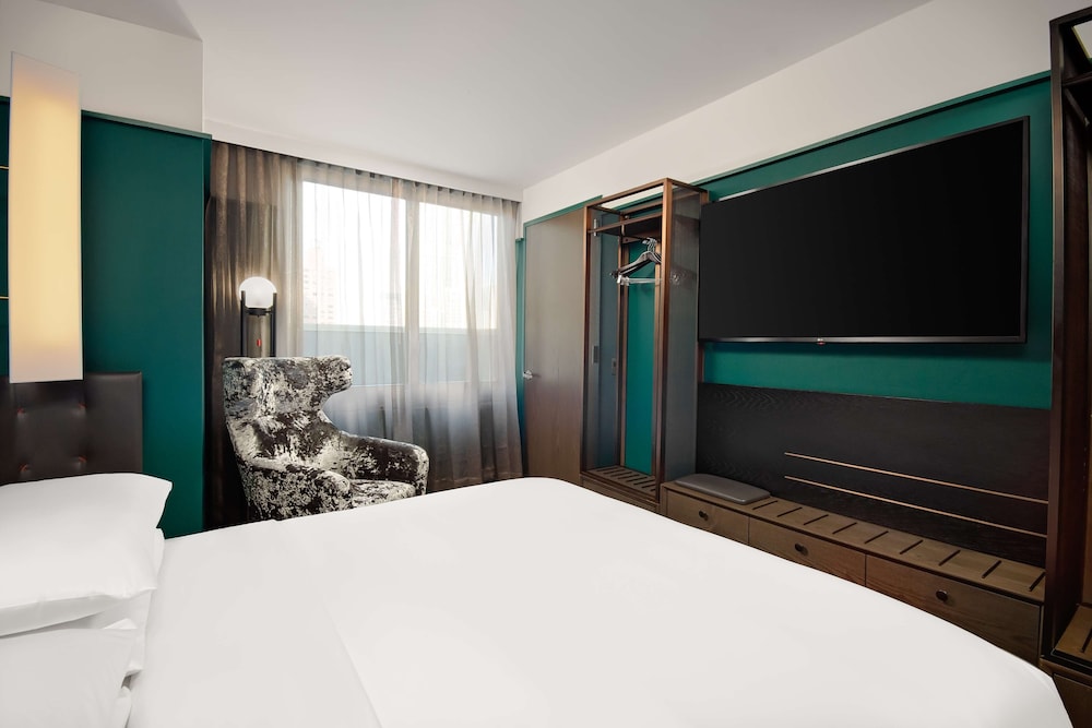 Hyatt Centric Midtown 5th Avenue New York 12/69