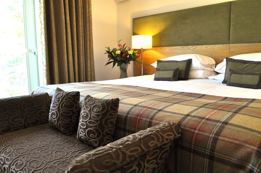 Craigmhor Lodge Courtyard 11/50