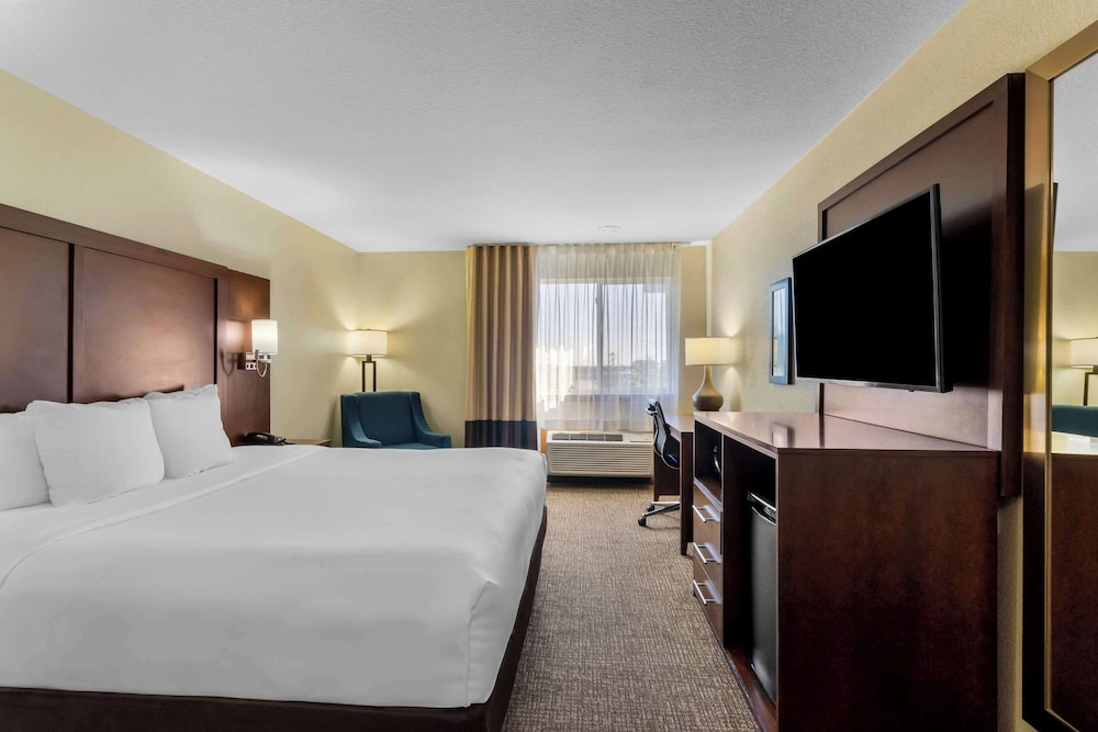 Comfort Inn & Suites Greeley, CO 15/54