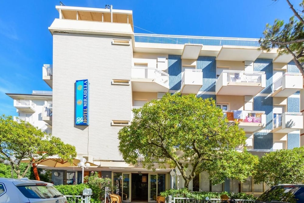 Mirabella Hotel 2/51