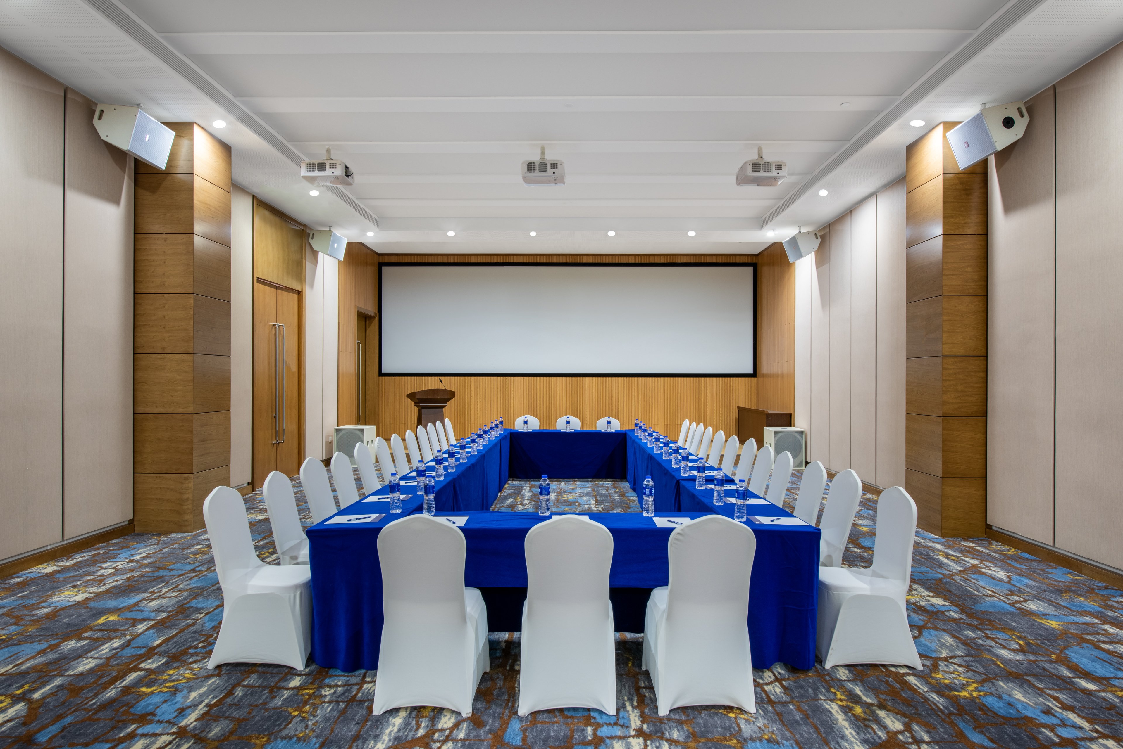 Holiday Inn Express Ordos Dongshen 20/33