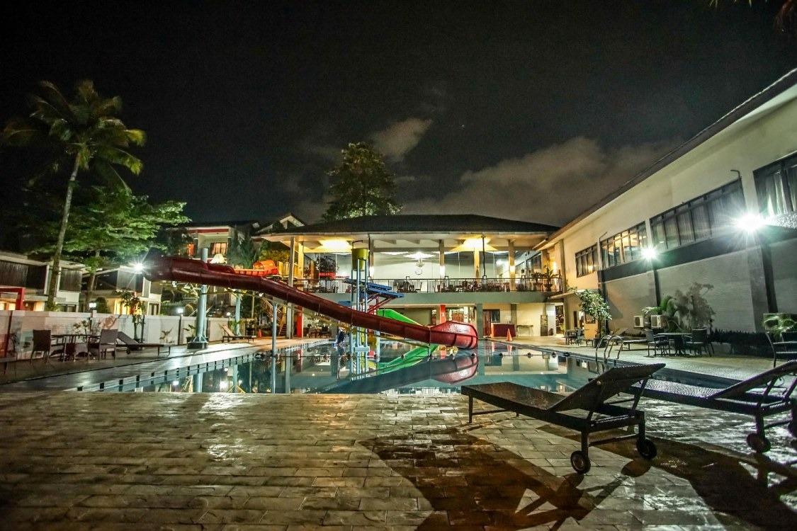 Grand Ussu Hotel And Convention 55/59