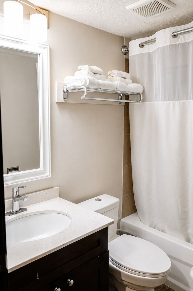 Homestead Inn & Suites 39/44
