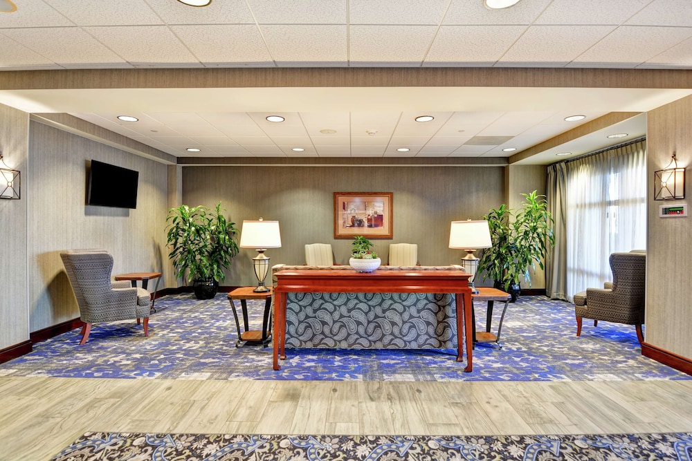 Hampton Inn & Suites Fredericksburg-at Celebrate Virginia 6/39