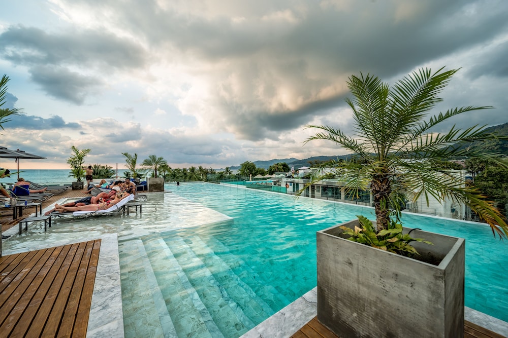 Hotel Clover Patong Phuket 73/75