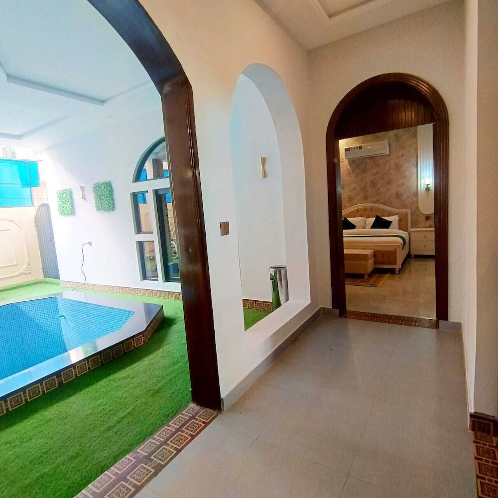 Grand Shalimar Hotel 34/47