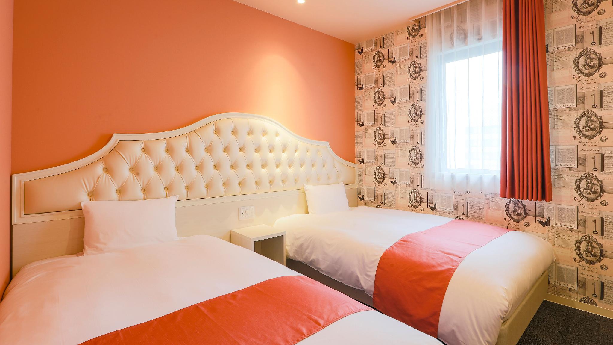 Room, Twin Beds, North Wing