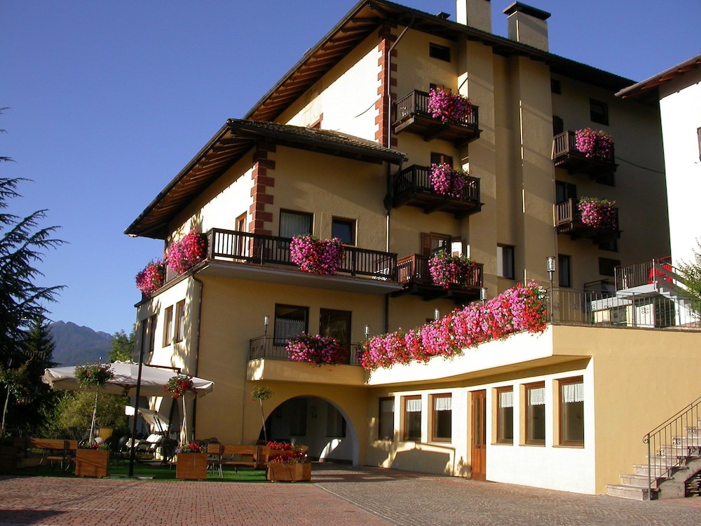 Hotel Corona 3/47