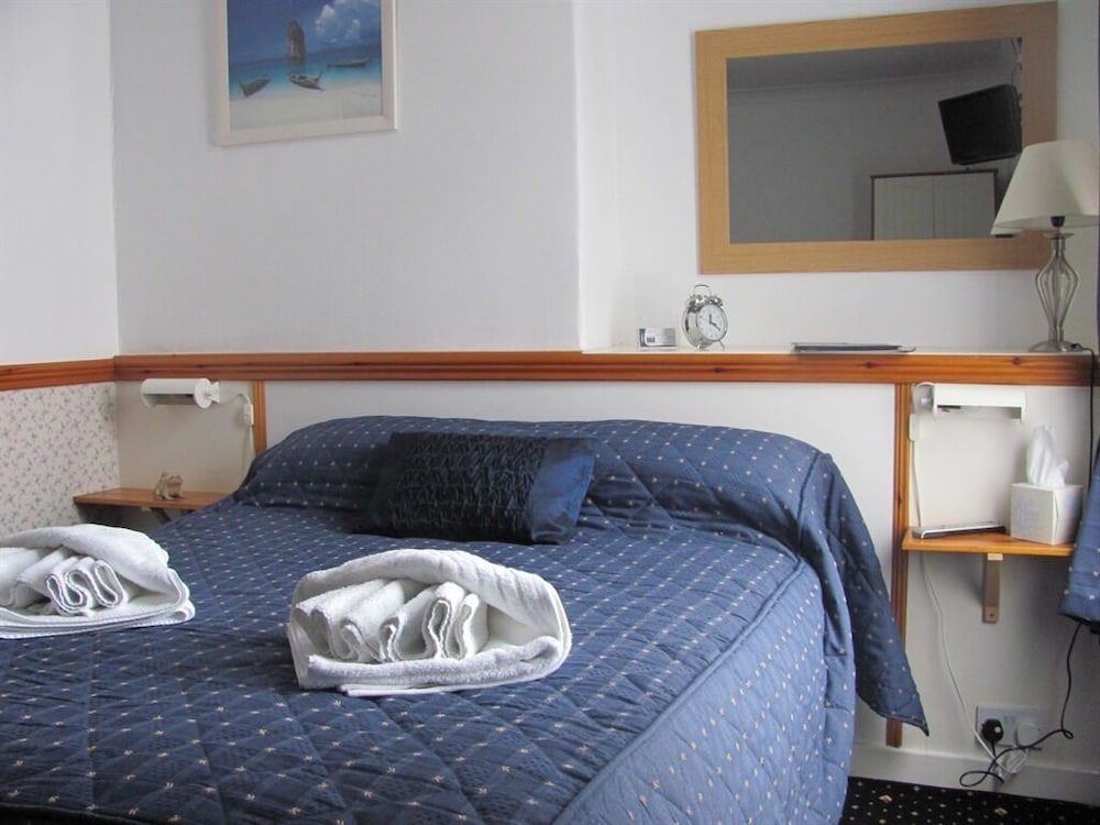 Branston Lodge - Guest House 18/19