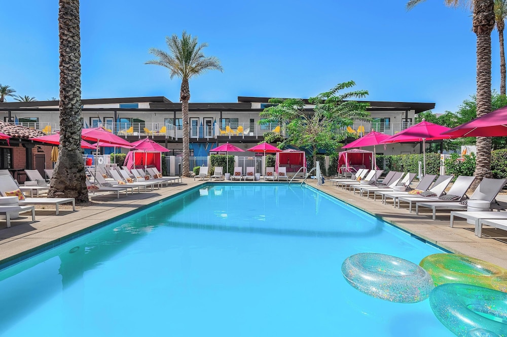 The Paloma Resort 48/50