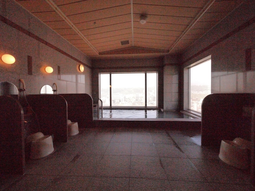 Hotel Route-Inn Higashimuroran Ekimae 45/60