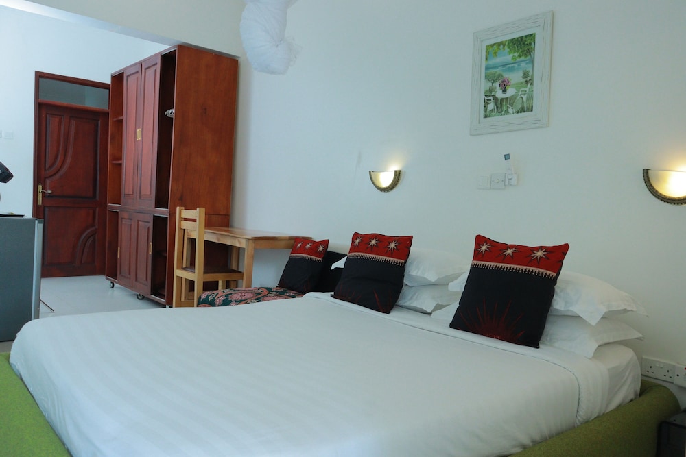 DELUXE, DOUBLE BED