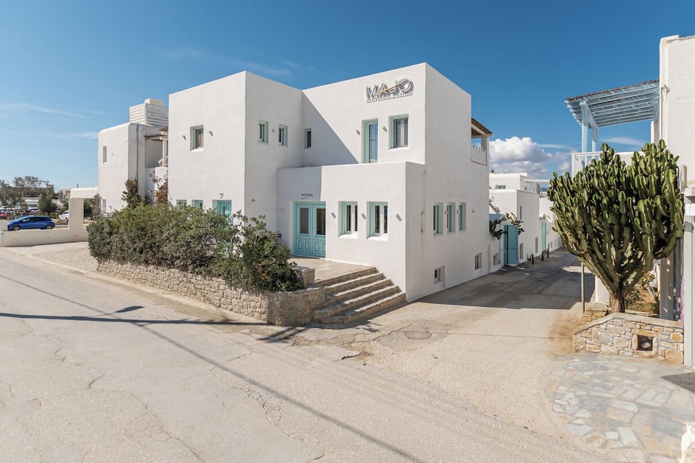 Majo Suites 54/60