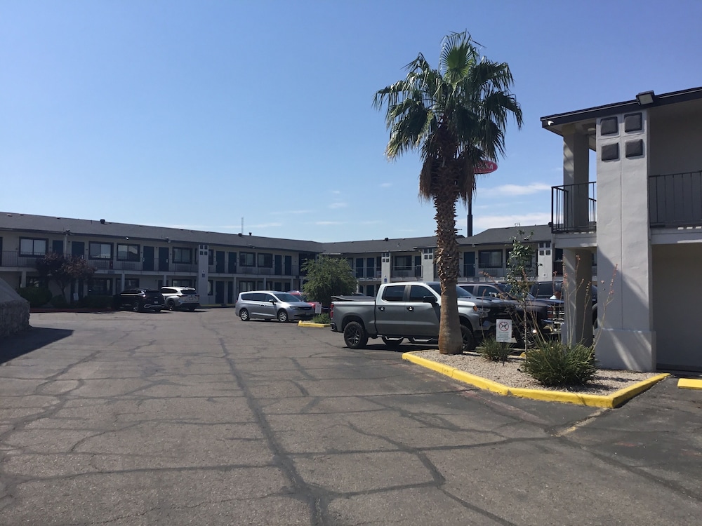 Motel6 El Paso, TX - West 56/66