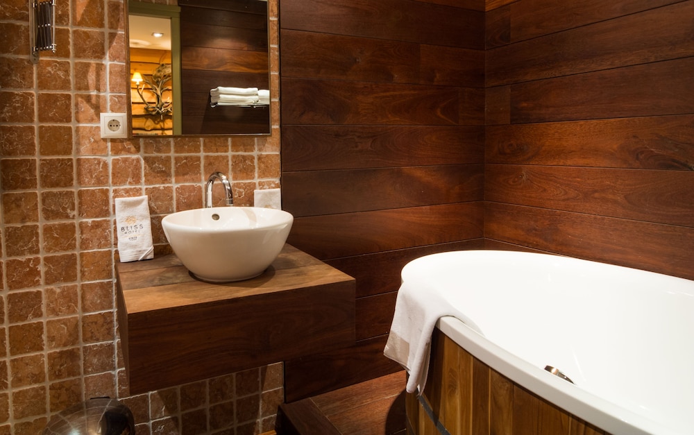 Bliss Boutique Hotel 45/47