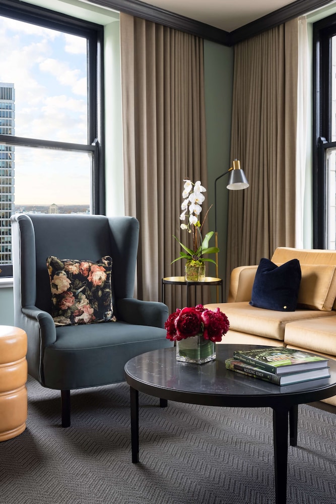The Candler Hotel Atlanta Curio Collection by Hilton 32/55